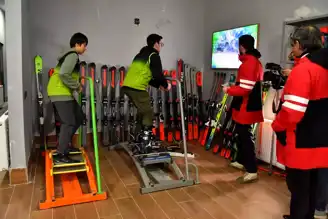 Uludağ'da Kar Yok, Kayak Takımı Salonda Antrenman Yapıyor!