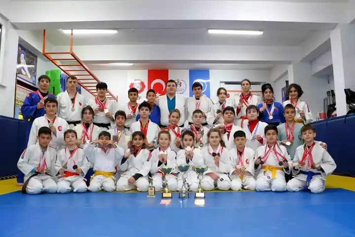 70m² Salondan 4 Yılda 40 Milli Judocu!