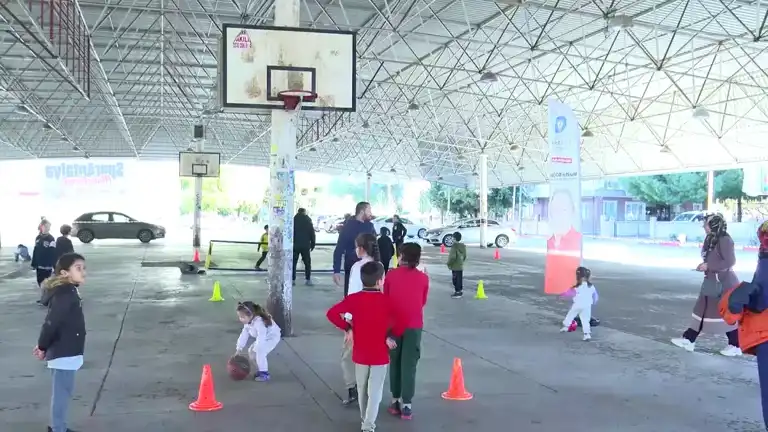 Antalya'da Mahallelerde Spor Şenliği!