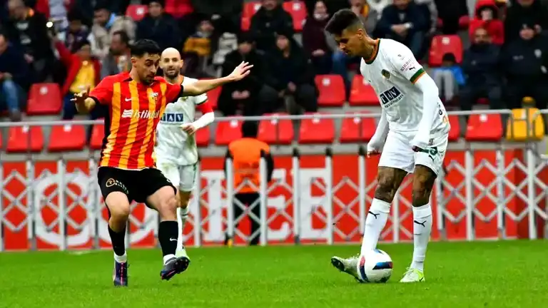 Orta Saha Oyuncusu Cezalı! Antalyaspor Maçında Yok